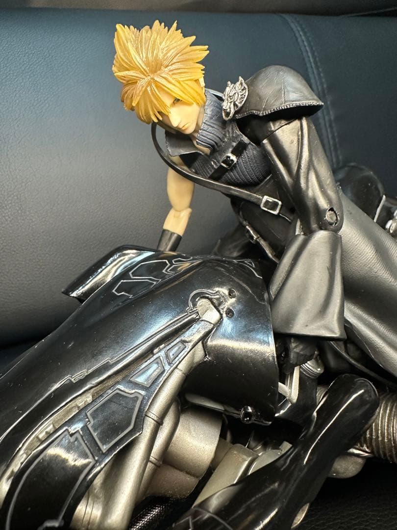 クラウド　フィギュア　FINAL FANTASY VII  クラウド＆フェンリル