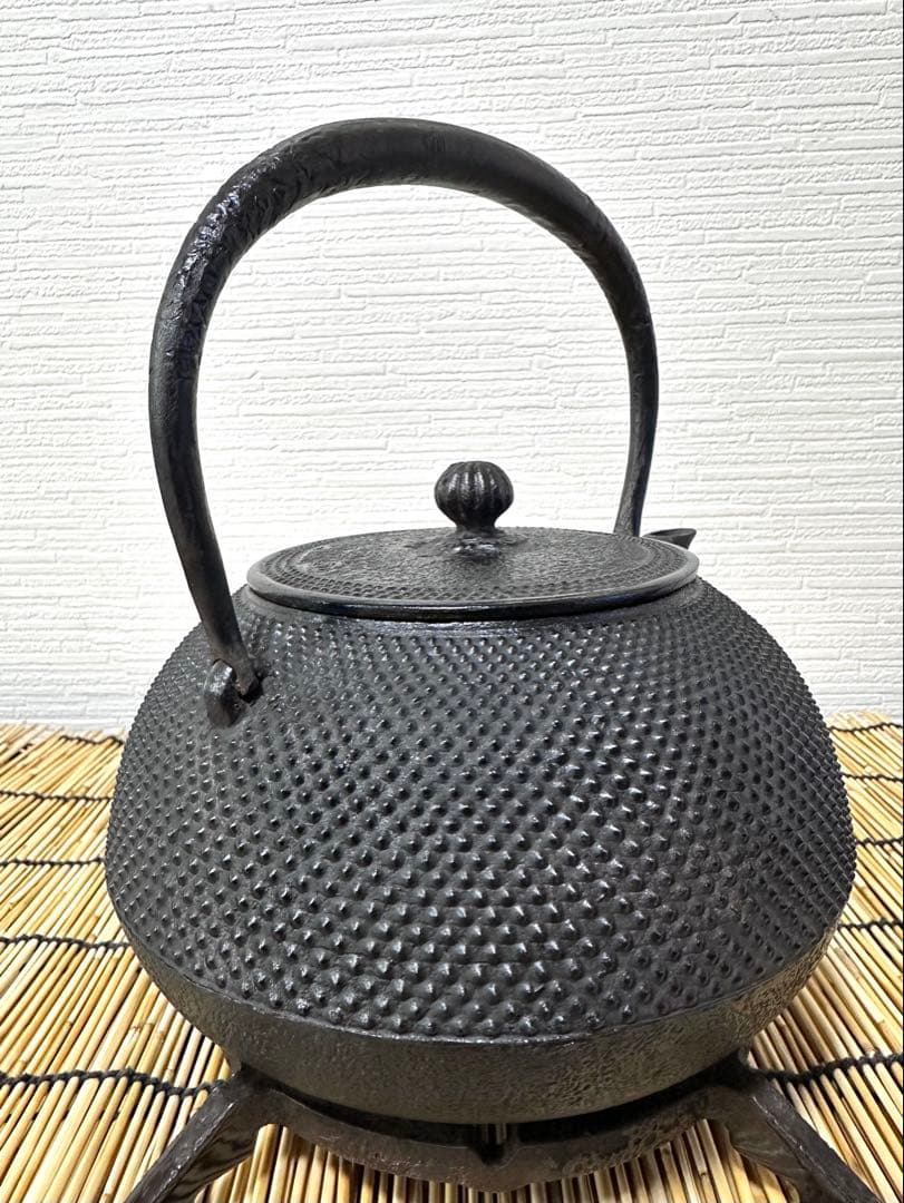 南部釜師造　南部鉄瓶一級合格証付　１５型アラレ　南部鉄瓶　南部鉄器　鉄瓶