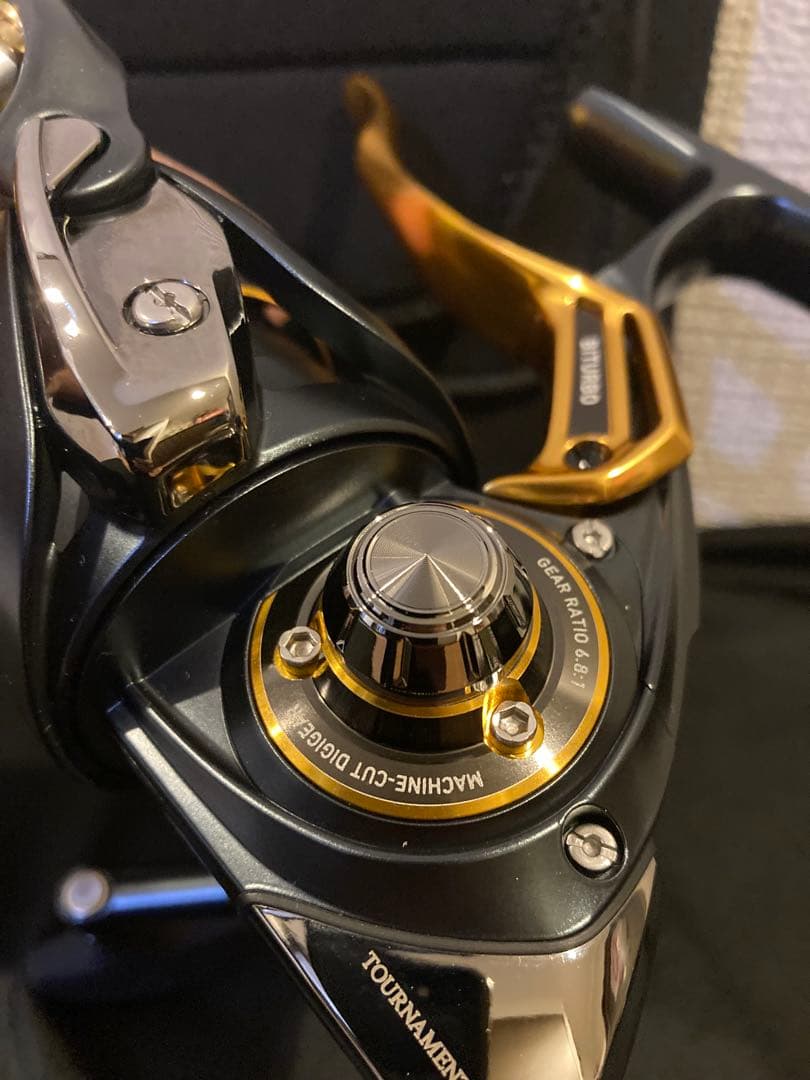 ダイワ 18 トーナメント ISO 2500SH-LBD