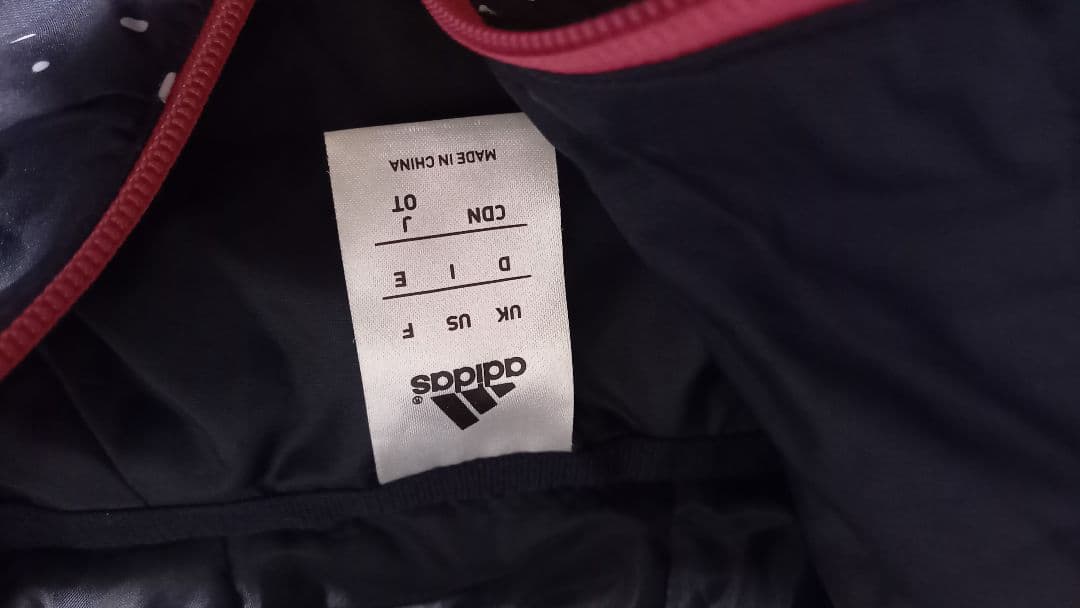 アディダスベンチコート