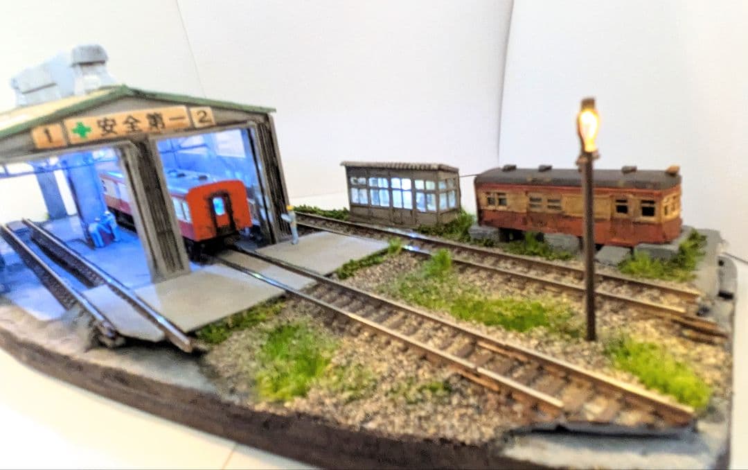 E*O様 Ｎゲージ・ジオラマ展示台【ディーゼル機関庫】※車両付き