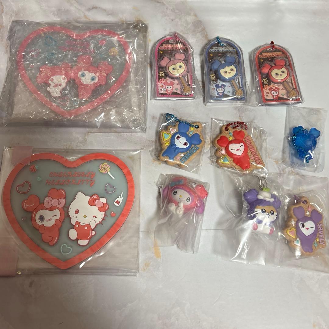 TWICE グッズ　サンリオ　モモ　サナ　ツウィ　チェヨン　バラ売り