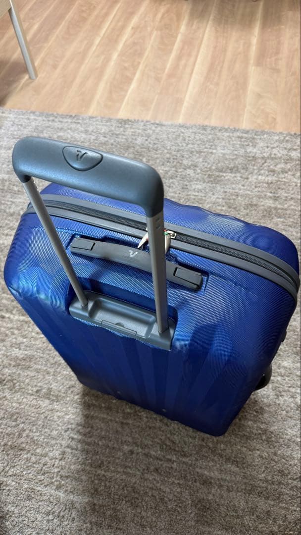 イタリア製RONCATOネイビー キャリーケース