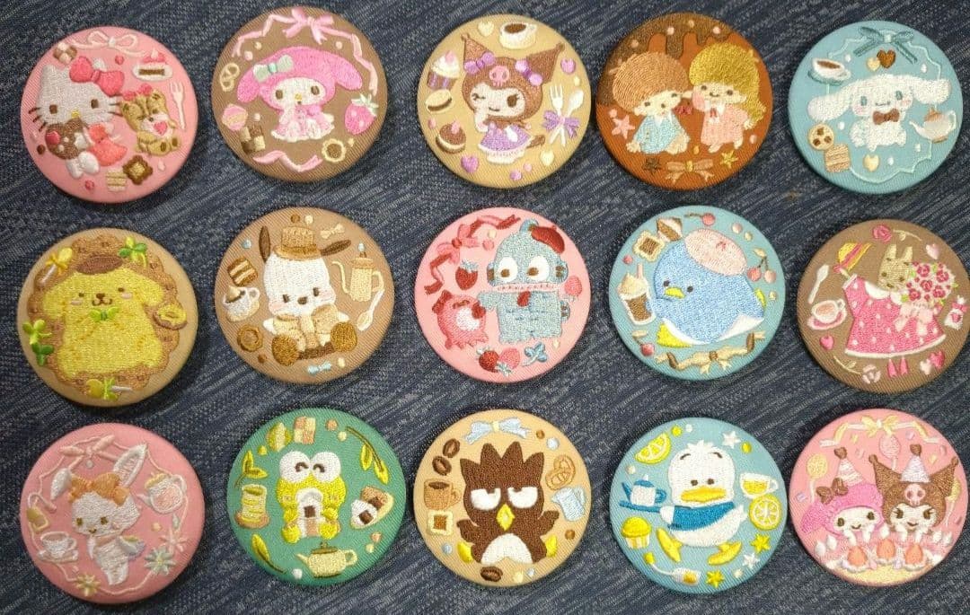 【サンリオ】刺繍缶バッジ全15種