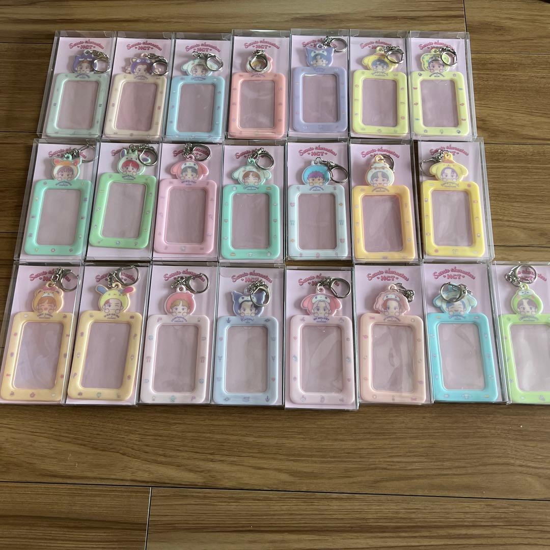 nct サンリオ トレカホルダー 22点 コンプリート