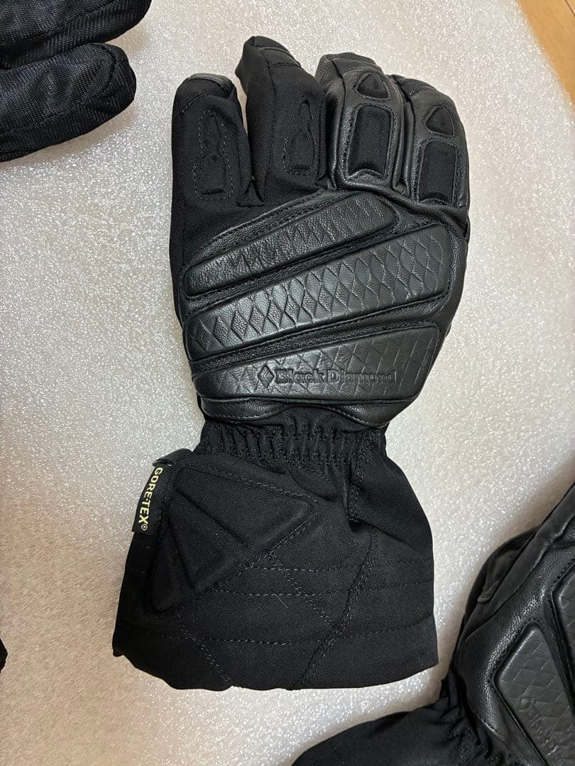 未使用　　ブラックダイヤモンド　グローブ Ｍサイズ