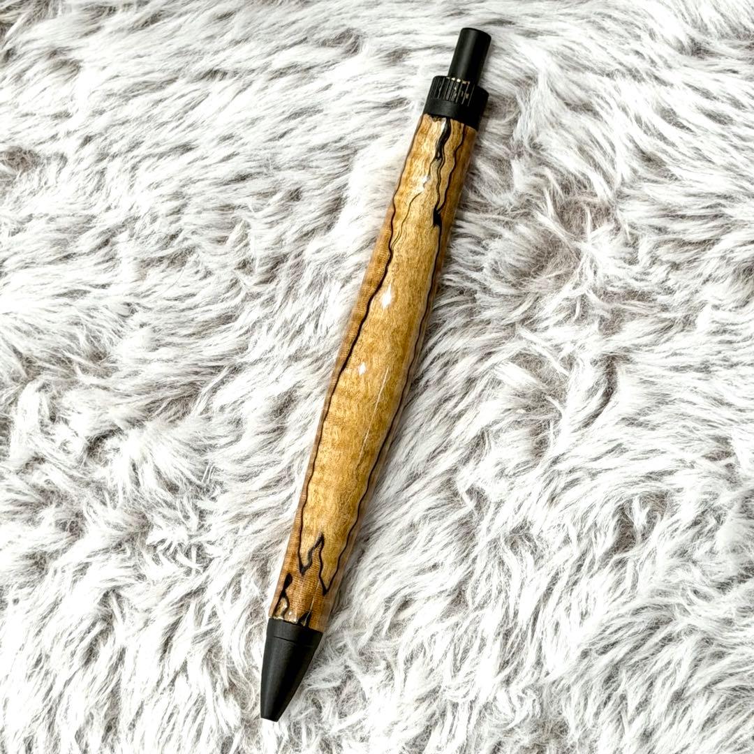 木軸ペン　ラッカー仕上げ　楽器　ギター　スポルテッド　栃　縮杢