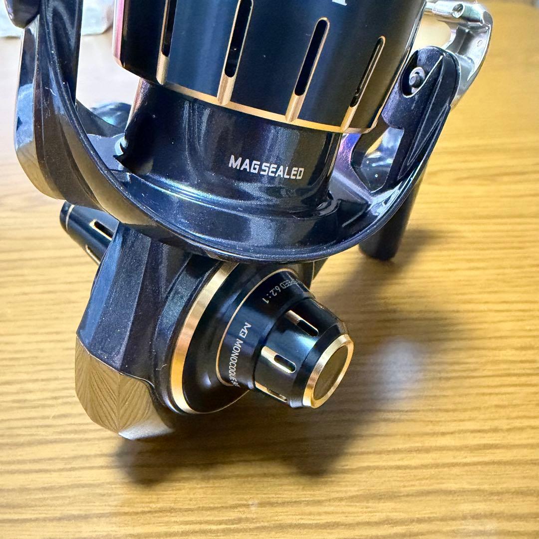 23 ソルティガ 4000-XH リールスタンド付き 糸付き