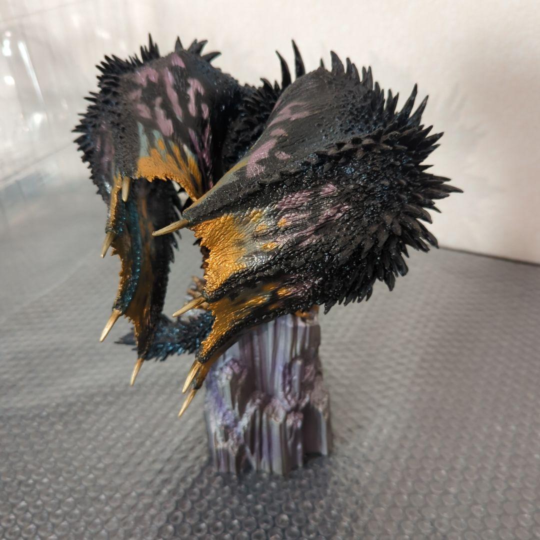 【希少・美品】歴戦王 ネルギガンテ クリエイターズモデル フィギュア カプコン