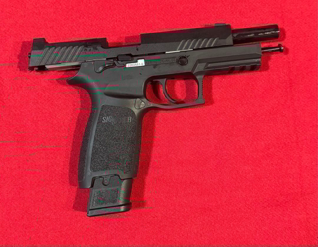 東京マルイ　SIG m17 ホルスター付き