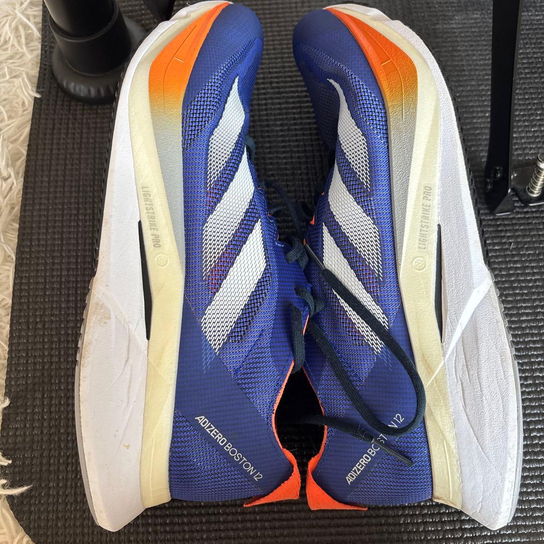 陸上シューズ「アディゼロ ボストン 12」26cm