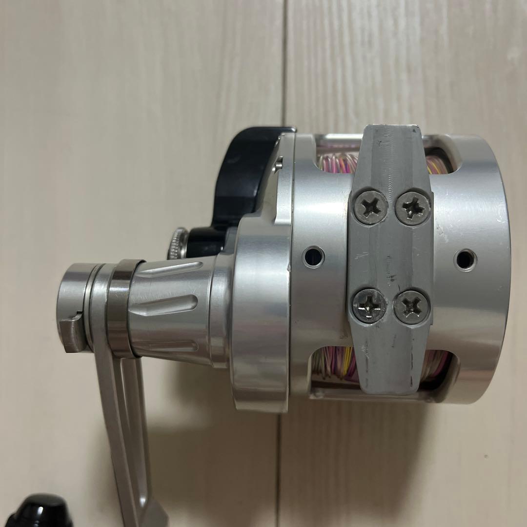 アキュレートValiant 600N ベイトリール2スピード左巻き