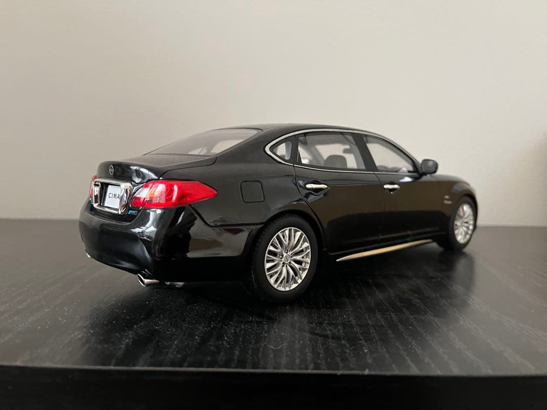 samurai 1/18日産 CIMA ミニカー　絶版