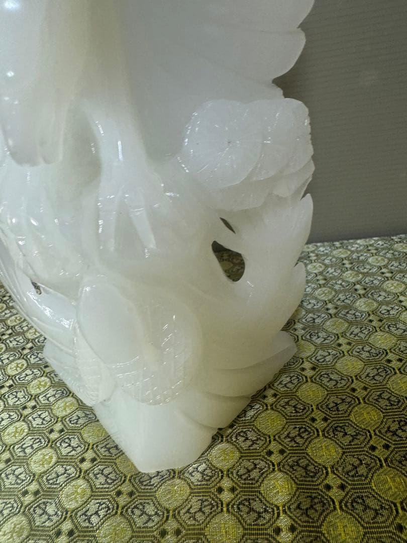 2457 天然石　鷲　置物　彫り