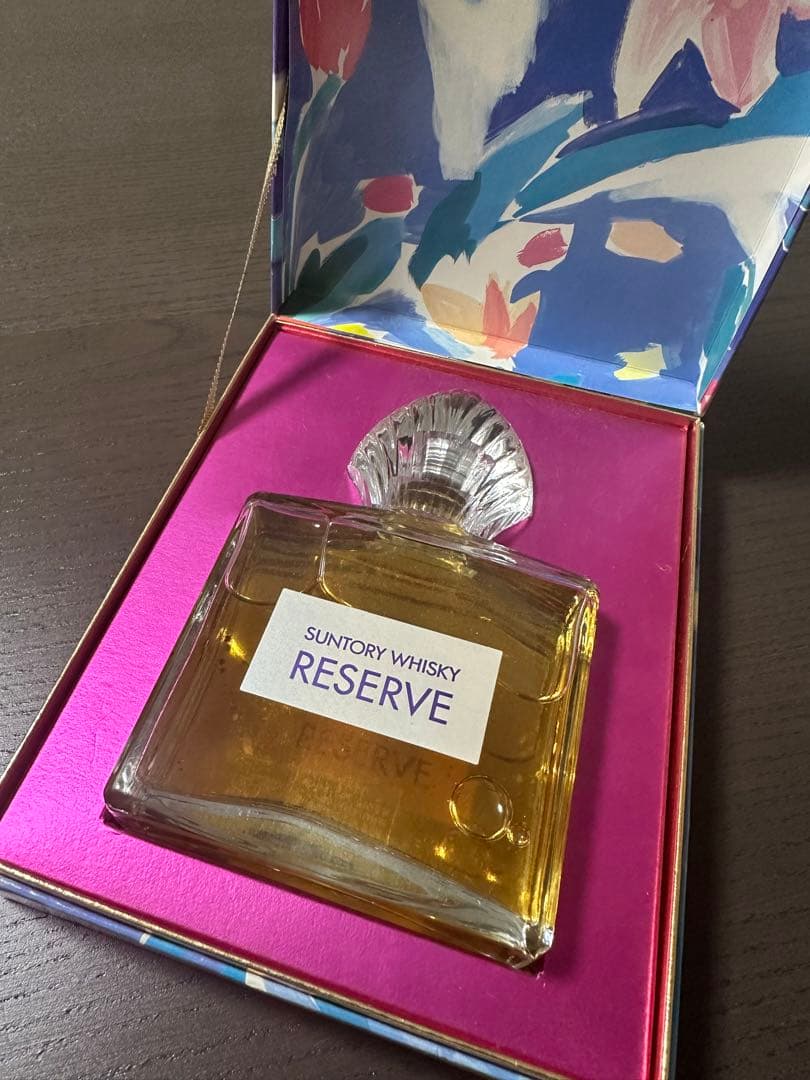 貴重！　サントリーウイスキー リザーブ 〈フェミニンボトル〉　古酒