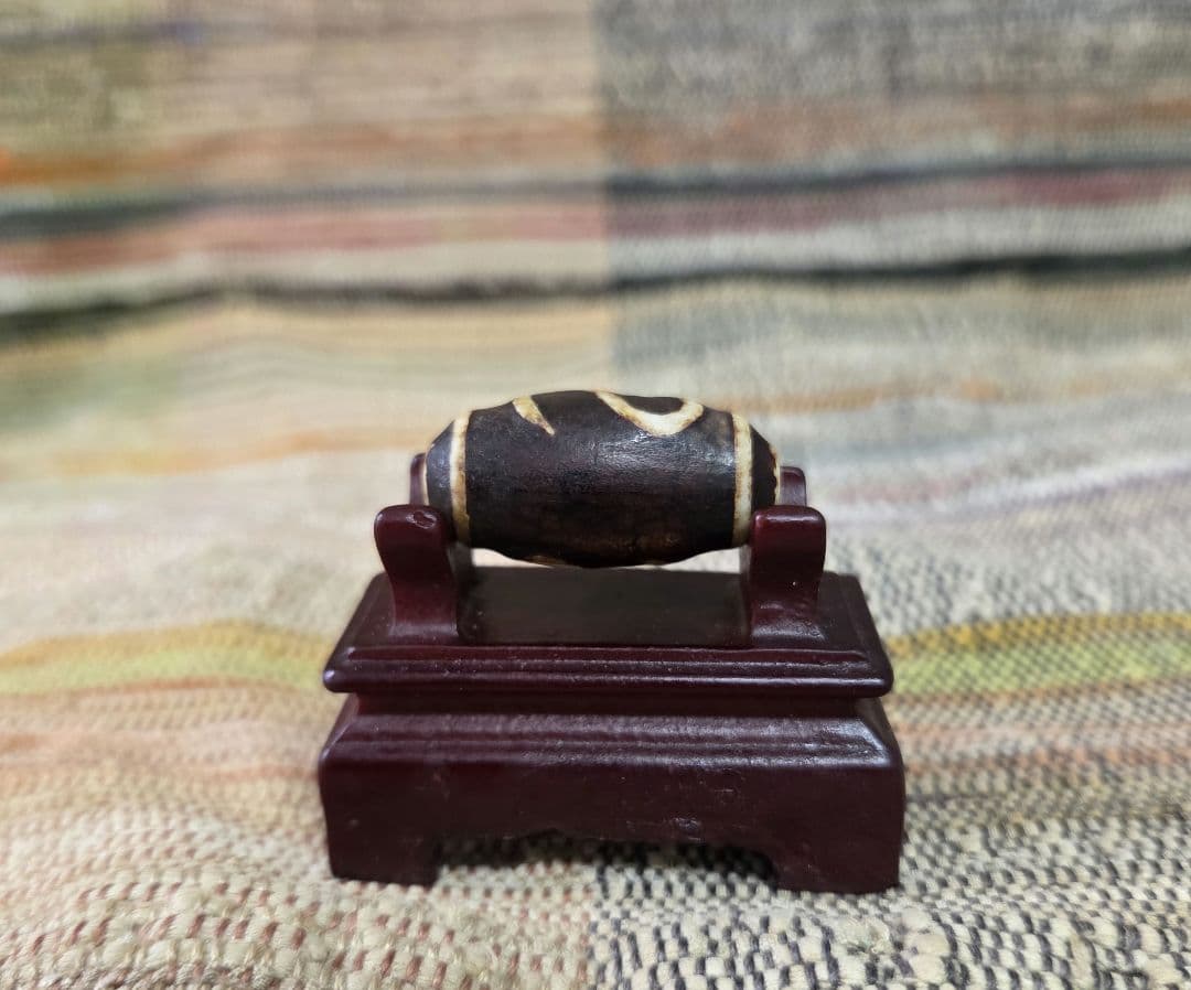 883　天珠　金銭鈎天珠　浮き彫り　貴重　珍品　dzibeads！