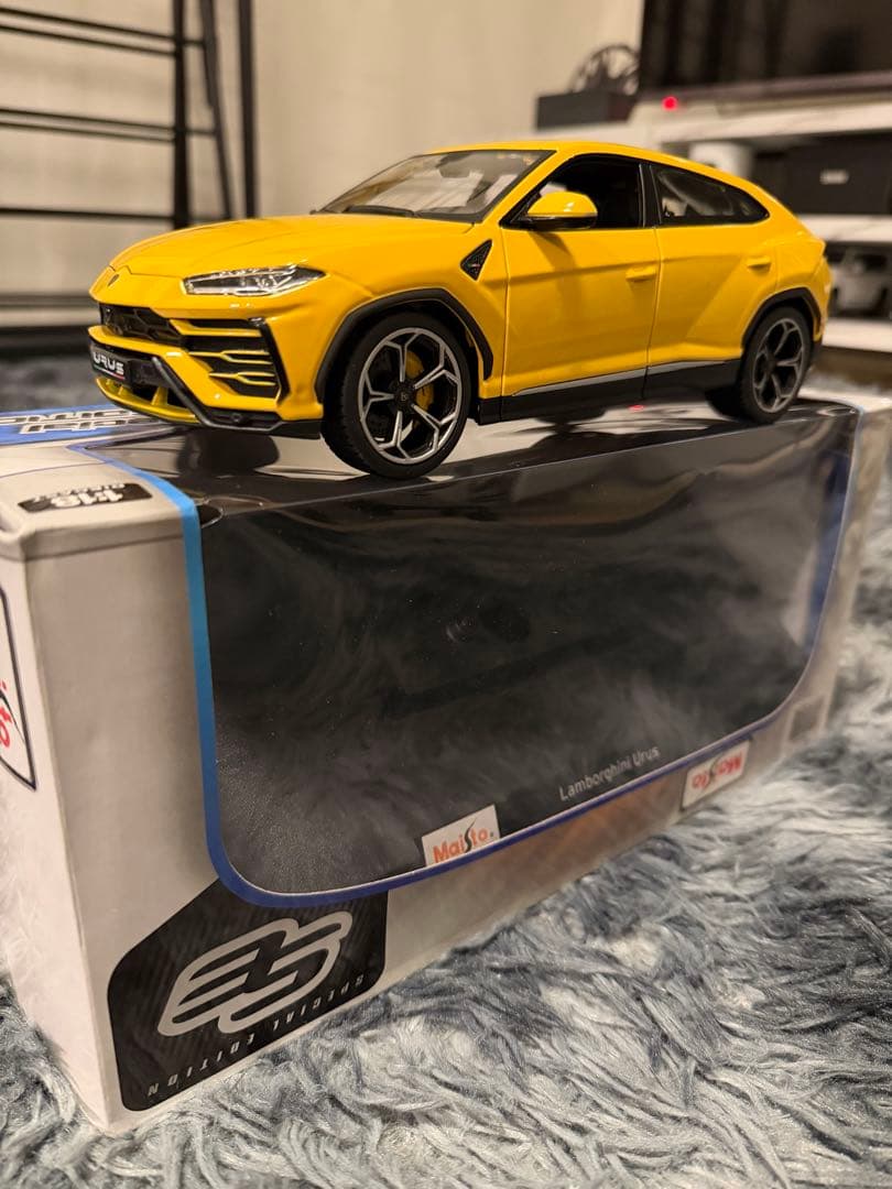 ミニカー Lamborghini Urus Special Edition 1/18