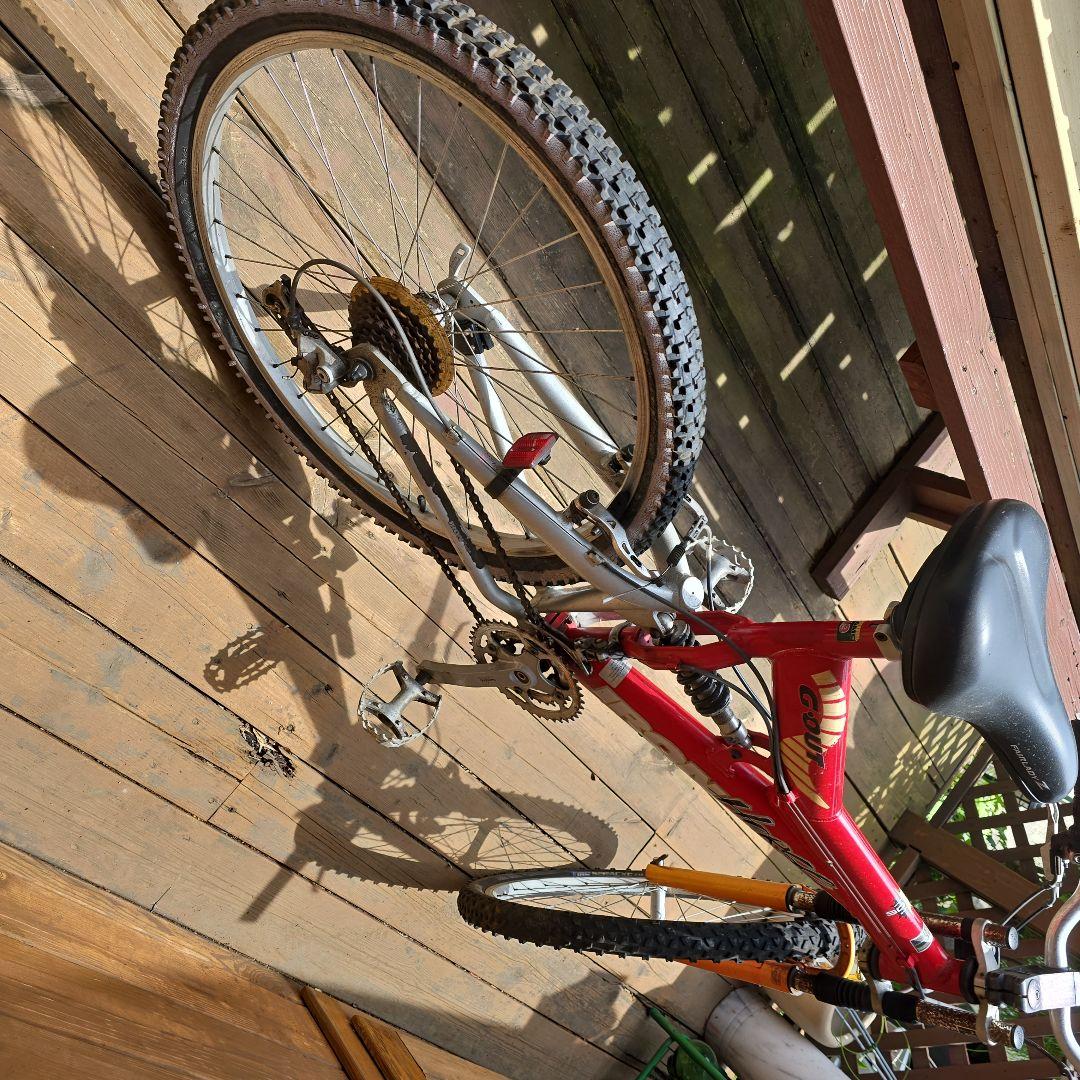 【ピッコロ】赤いマウンテンバイク