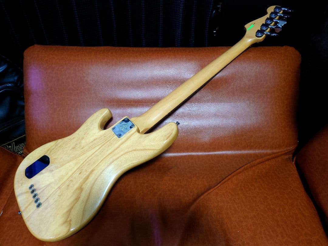 ベース Fender American Deluxe Precision Bass V