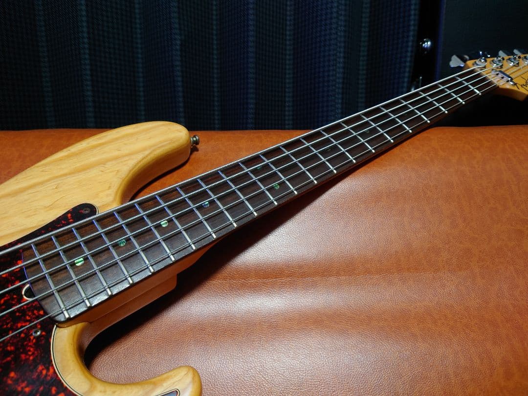 ベース Fender American Deluxe Precision Bass V