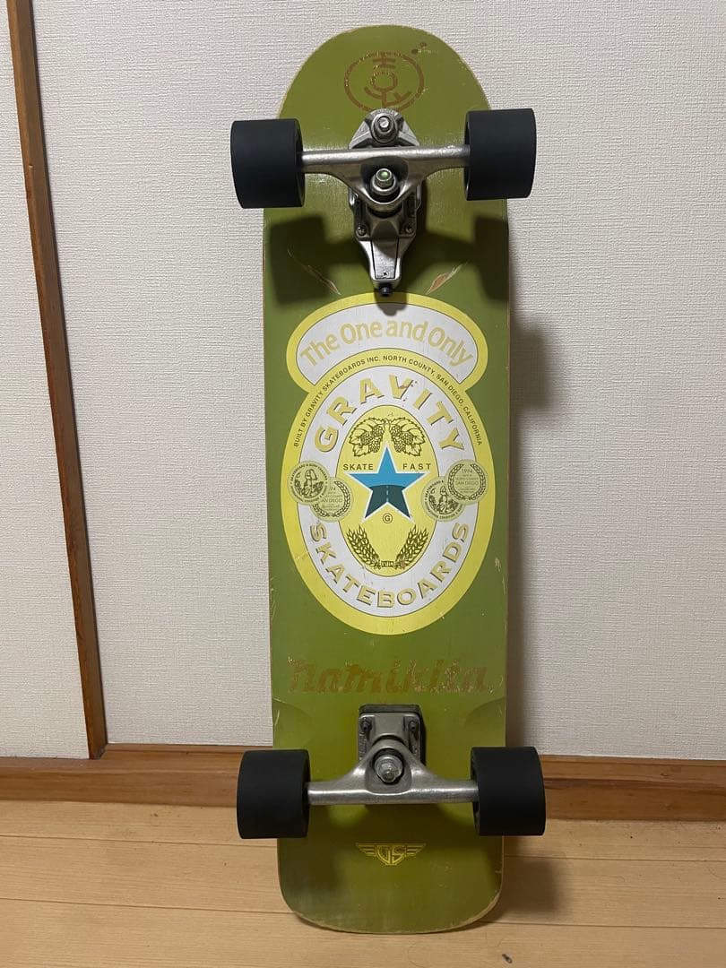 グラビティ　GRAVITY スケートボード