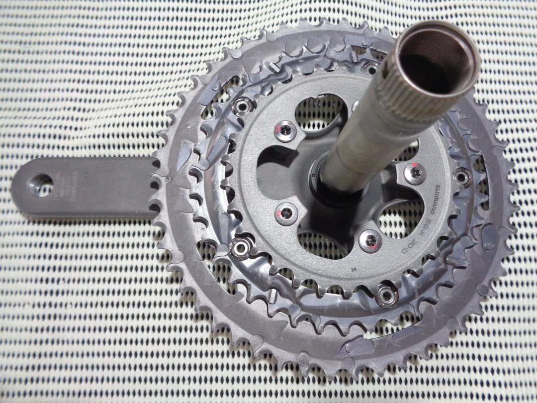 ＞ シマノ製 105 トリプル クランク FC-5703 165mm