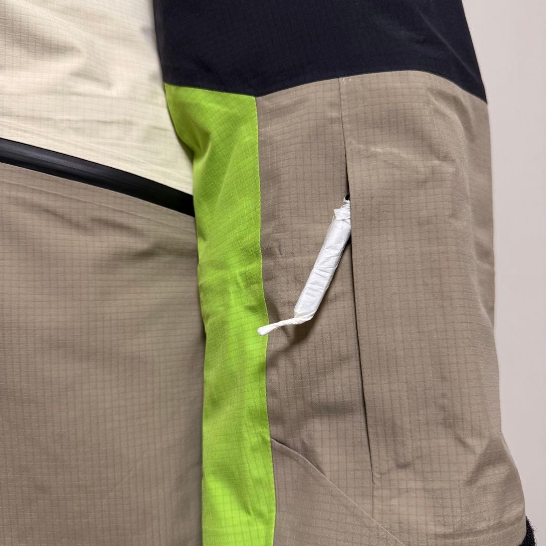 【新品】Peak Performance Gore-Tex Pro 3L