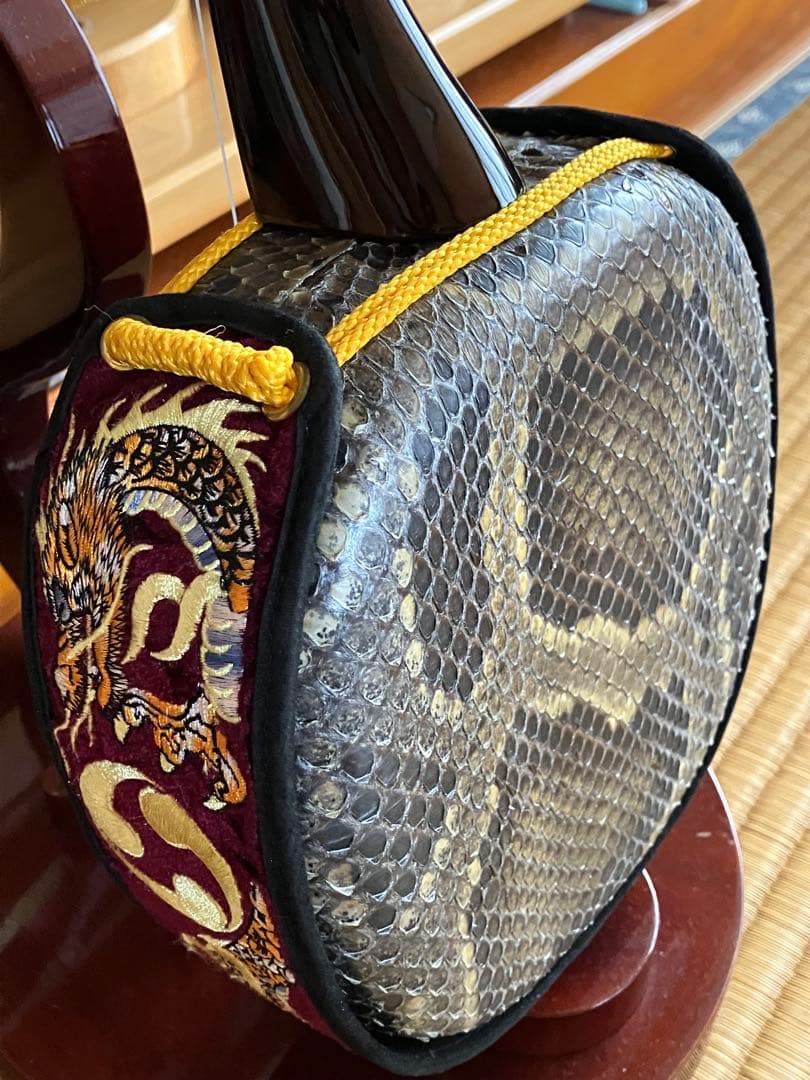 沖縄三線コウタ上質黒檀南風原型本皮一枚張りスンチ塗り期間限定出品