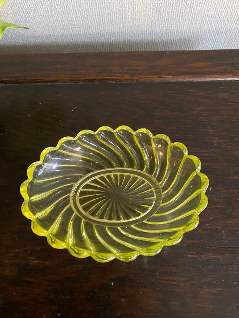 オールドバカラ　バカラ　ウランガラス　小物入れ　バンブー　レア　美品