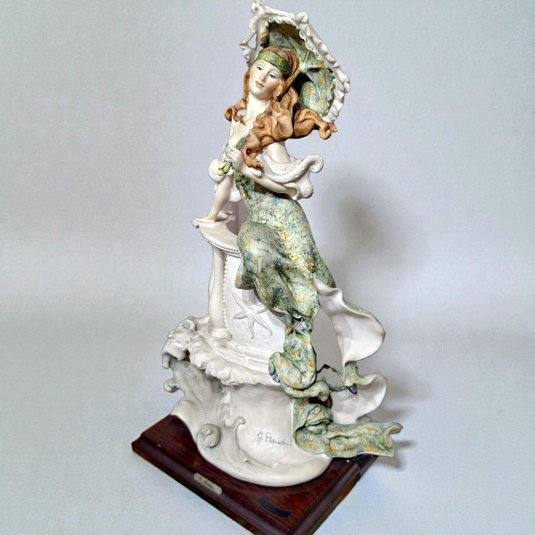 G Armani 1985 大型フィギュリン 女性像 Florence 傘欠け