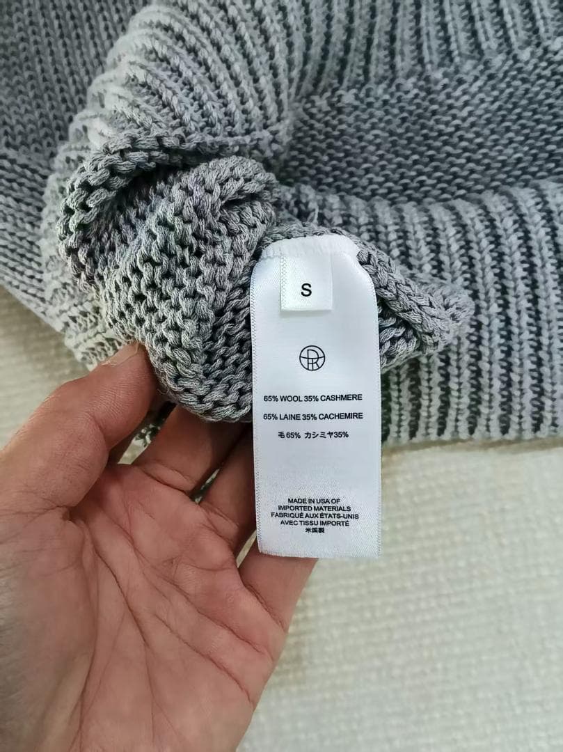 ソフトグレー ニットセーター 長袖