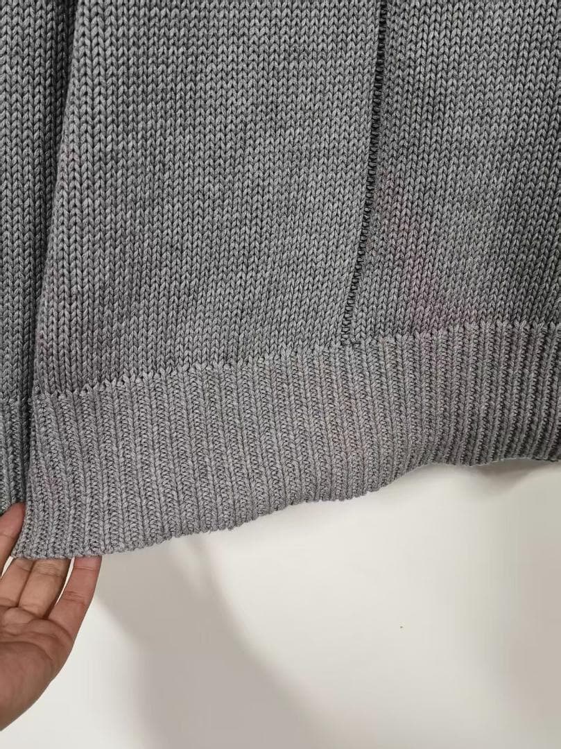 ソフトグレー ニットセーター 長袖