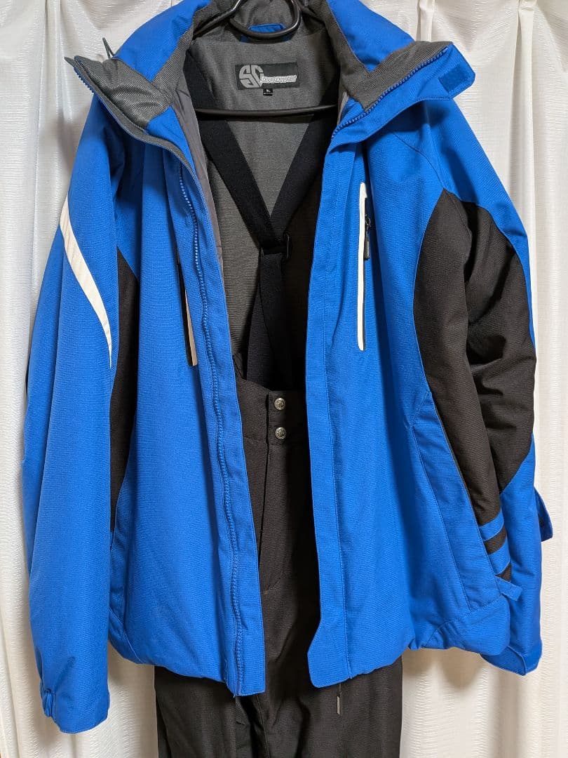 青いスキーウェアセット（ジャケット・パンツ）