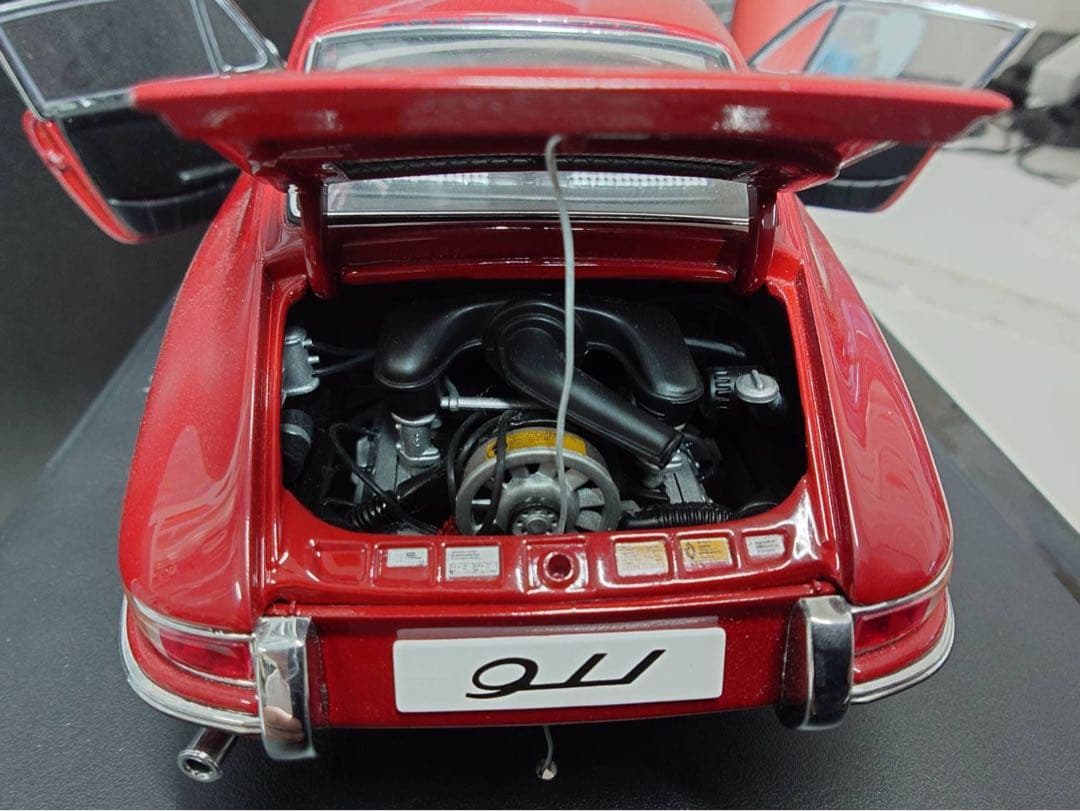 オートアート1/18　ミニカー ポルシェ911　ナロー　1964 レッド　RED