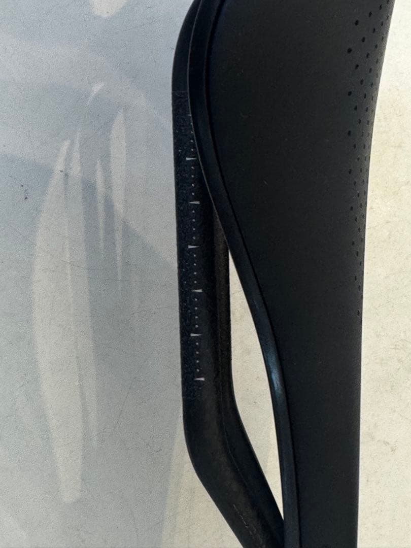 Fleet SLR カーボンサドル