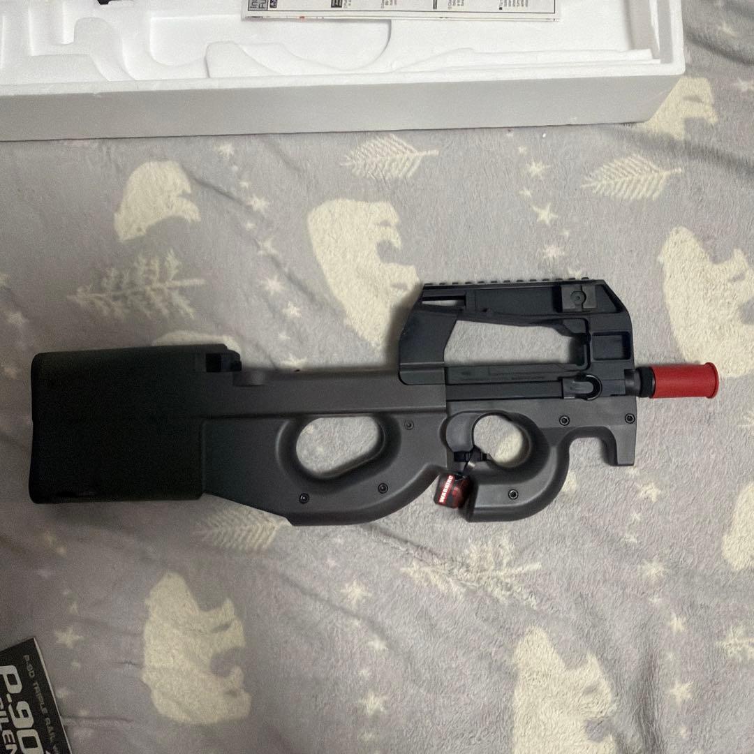 東京マルイ P-90 TRIPLE RAIL サイレンサー付き