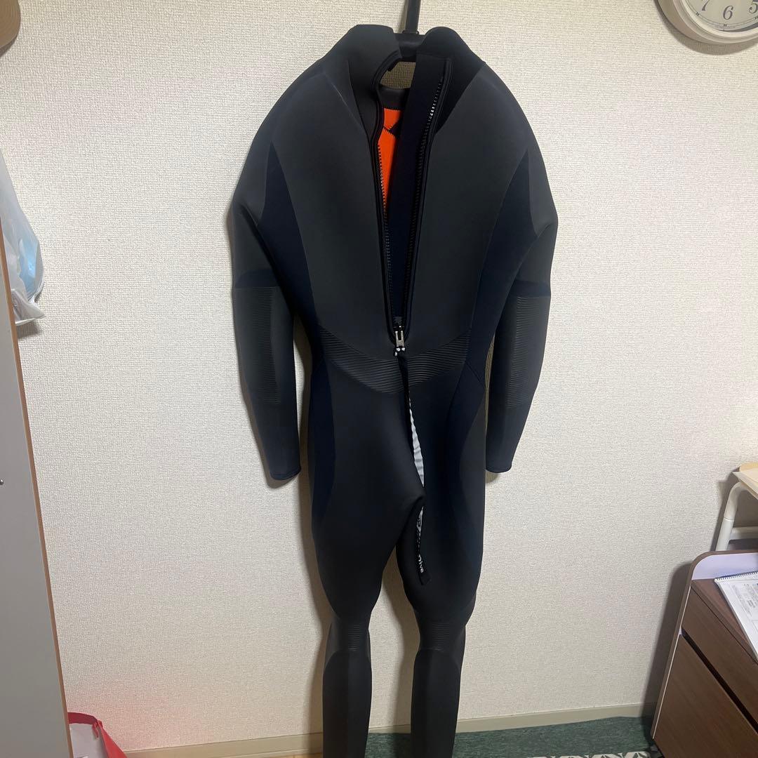 ウェットスーツ 黒色