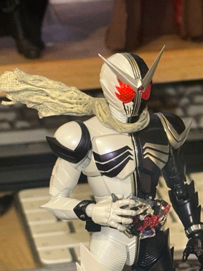 shf 真骨彫　 仮面ライダー 目が発光可能　カスタム品