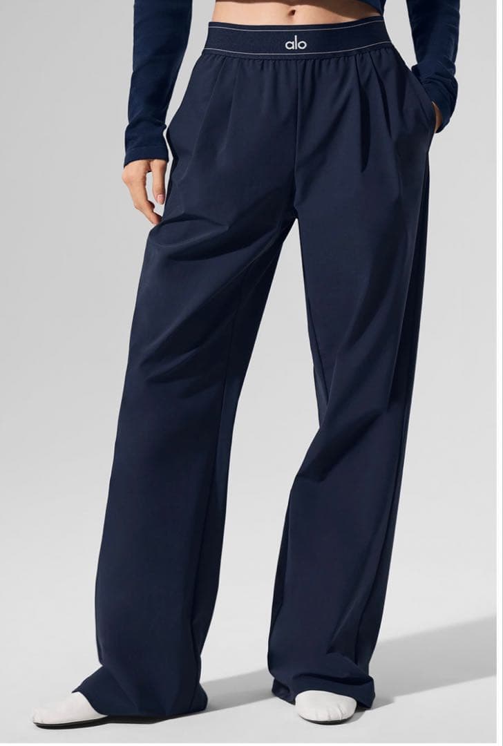 Alo Yoga パンツ ボトム トラウザー　アローヨガ　サイズXS