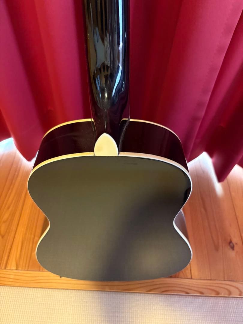 ミニギター　Maestro by Gibson