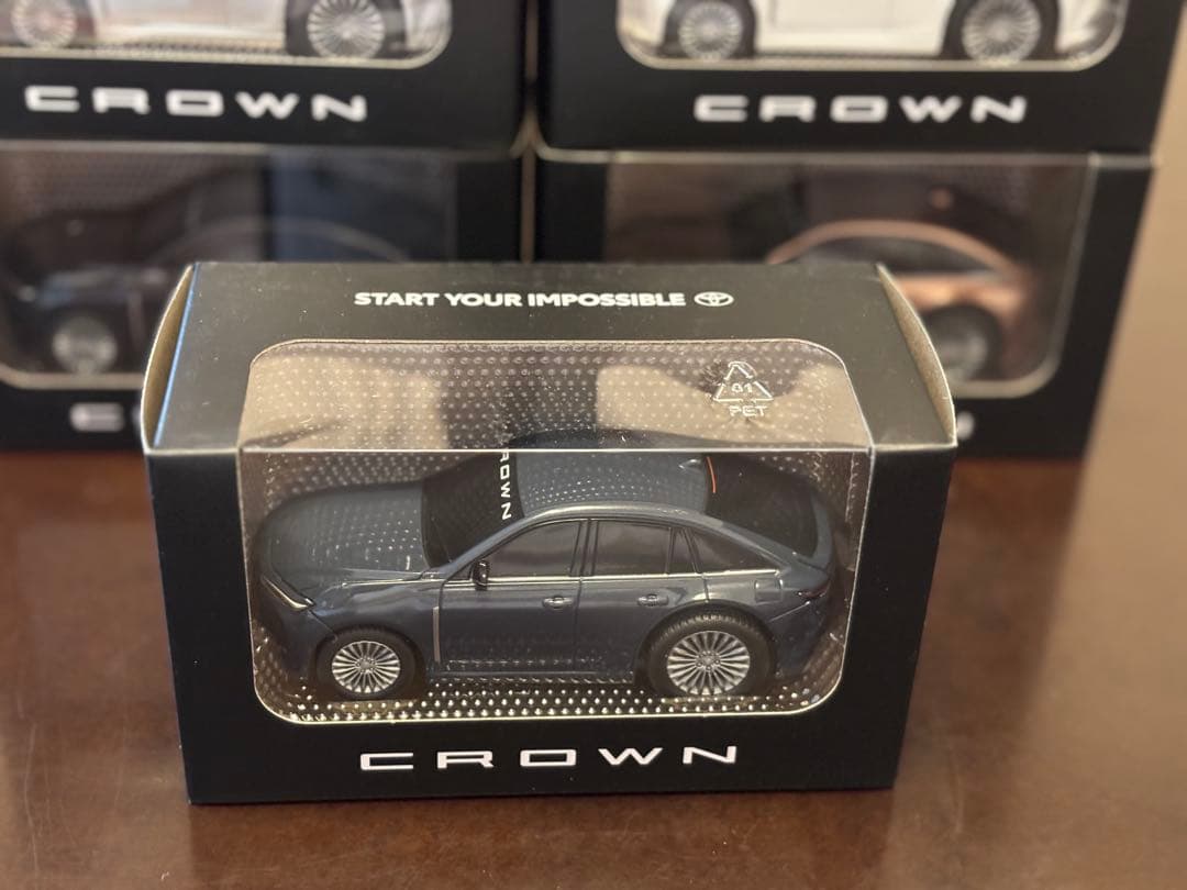 トヨタ　クラウンセダン　プルバックミニカー　6色セット