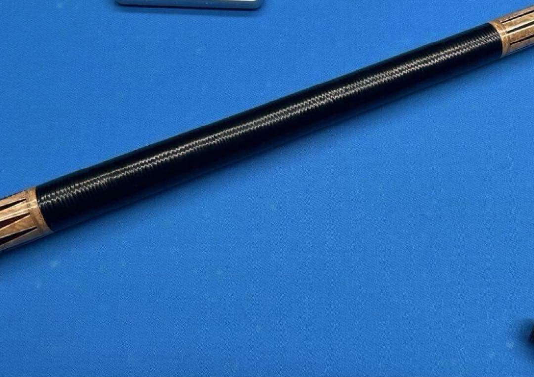 ビリヤード　プレデター限定モデル10剣