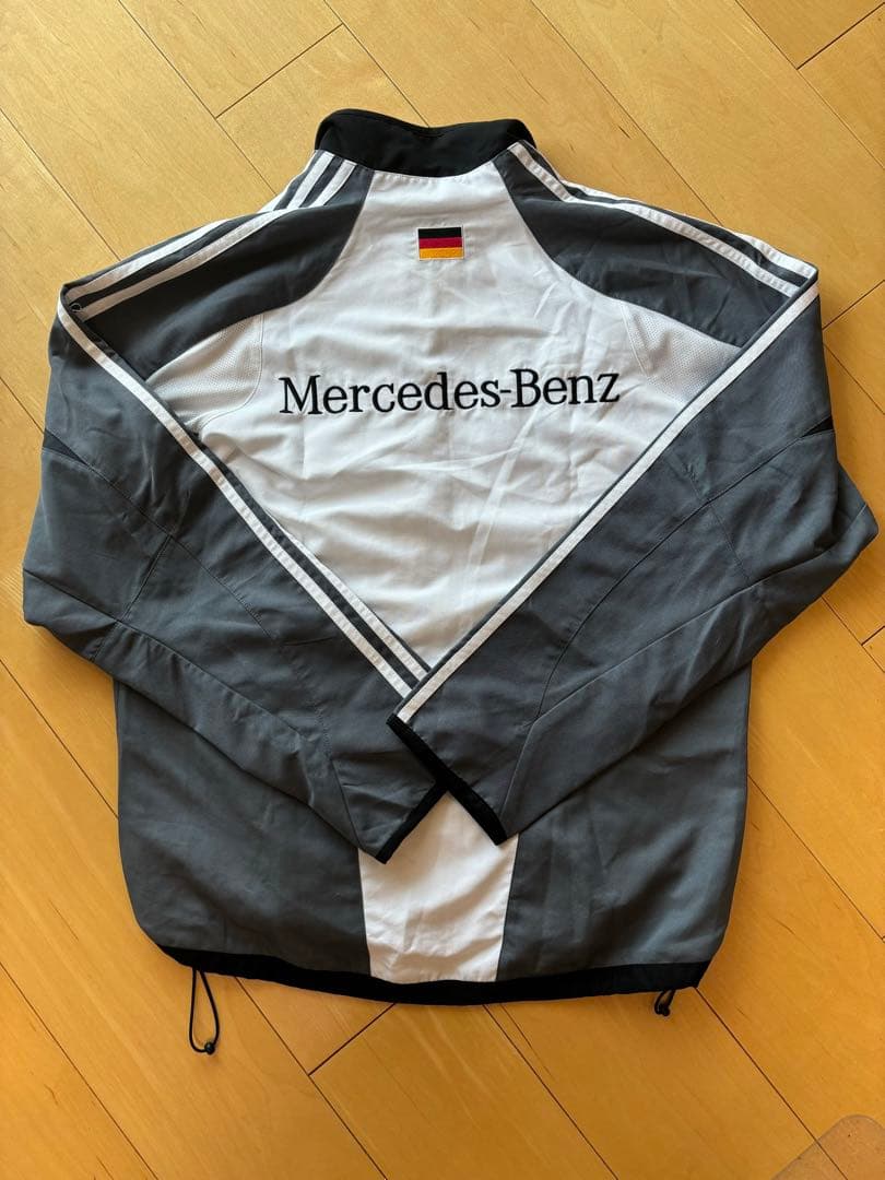 サッカードイツ代表ジャージ　メルセデスベンツ刺繍有り