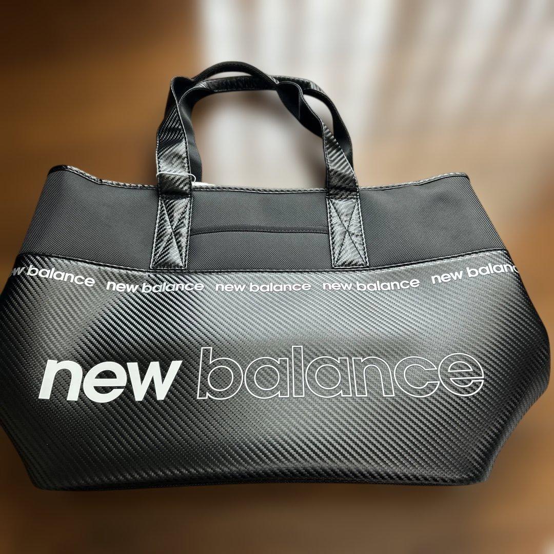 new balance カーボン調トートバッグ