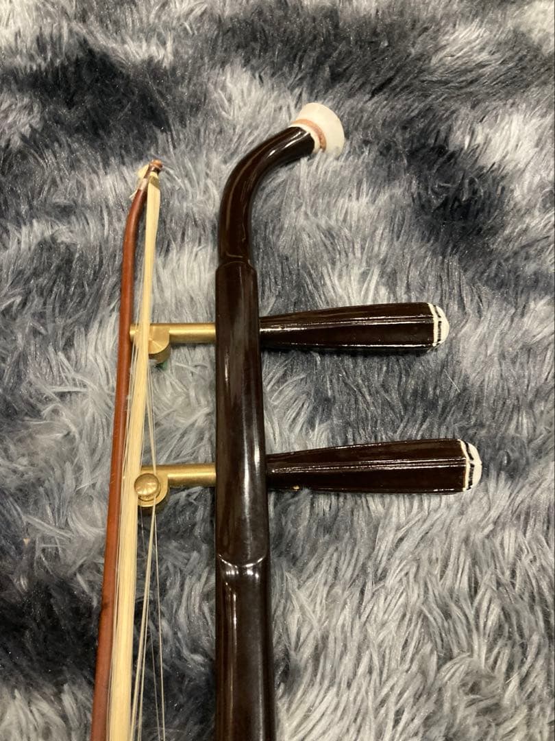 B0301)二胡★中古品・現状品、ヘビ皮　ケース付き