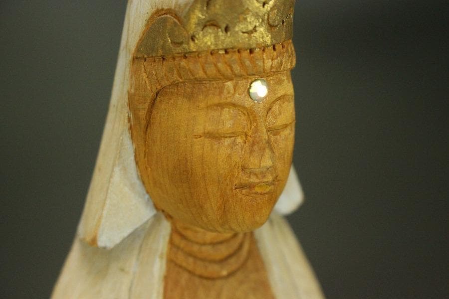 仏教美術 彩色 観音菩薩像 木彫(A705)