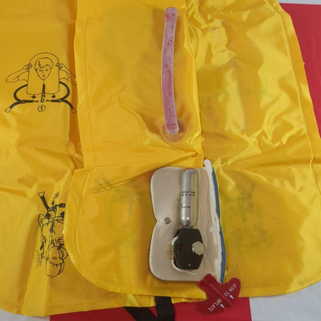 アメリカ軍のライフジャケット（袋入り）