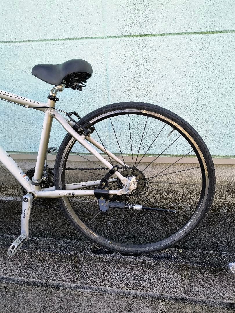 Trek7.3FXクロスバイク白700X28CサイズS位走る曲がる止まる問題無し