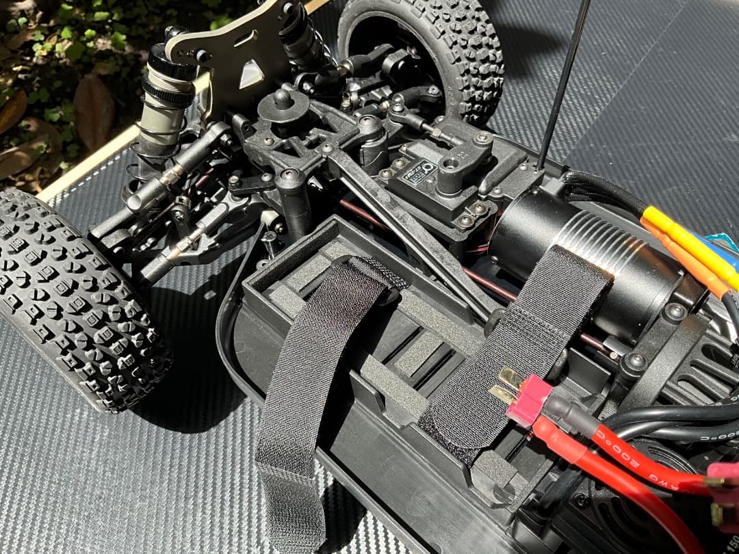 1/8電動バギー（レディセット）CARACAL -E カラカル電動