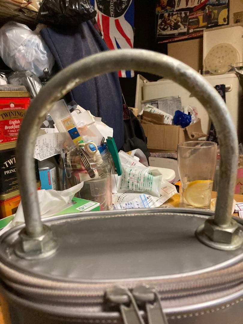 ピストルズ　南京錠型バッグ